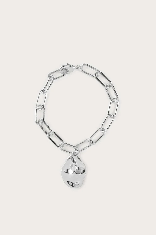 Cheap Lavish Alice Dana Hammered Effect Oval Charm Link Silver Bracelet